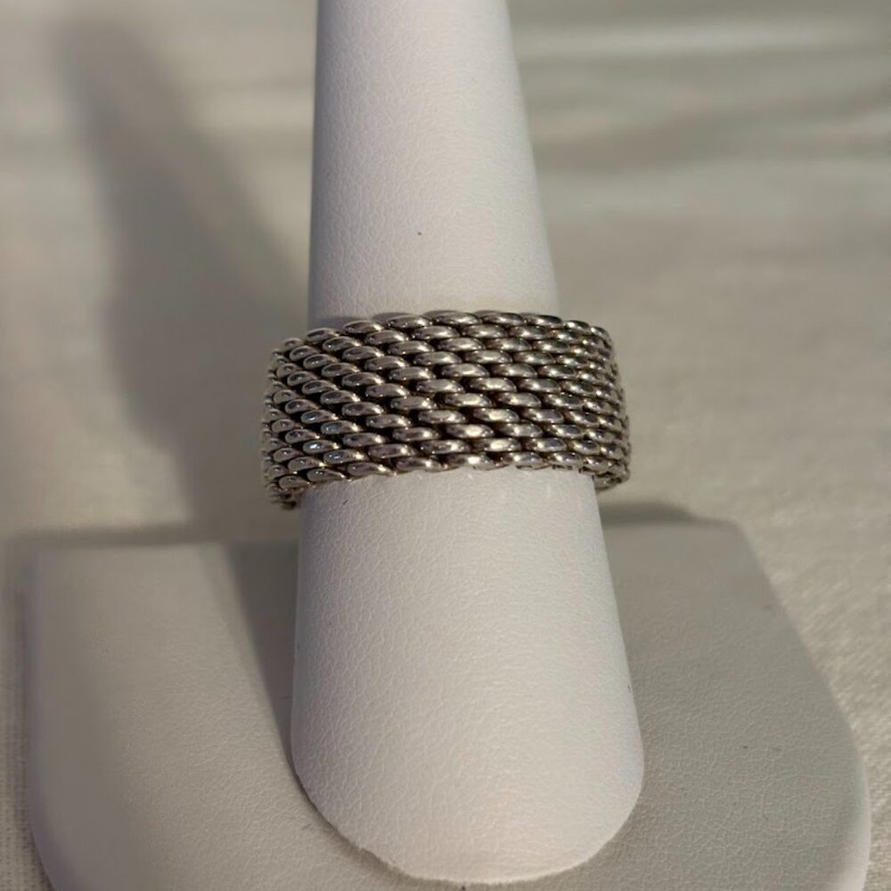 Authentic Tiffany & Co. 925 Sterling Silver Mesh ring (size 8 1/2) and pouch - Picture 9 of 14
